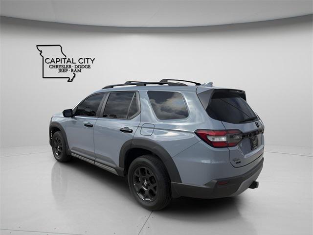 Photo of 2023 Sonic Gray Pearl Honda Pilot