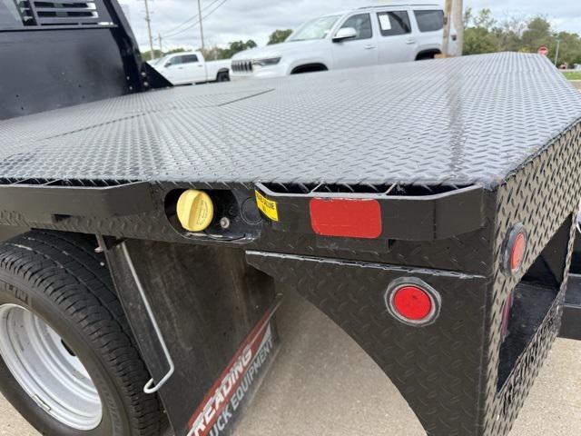 Photo of 2022 Oxford White Ford F-350