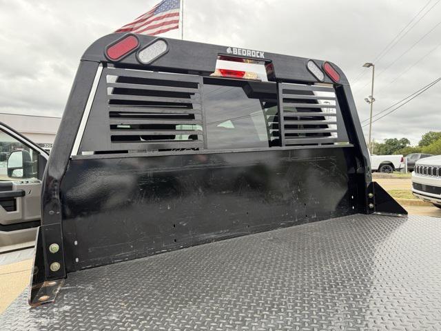 Photo of 2022 Oxford White Ford F-350