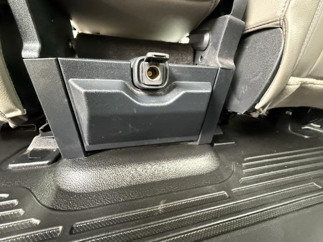 Photo of 2022 Oxford White Ford F-350