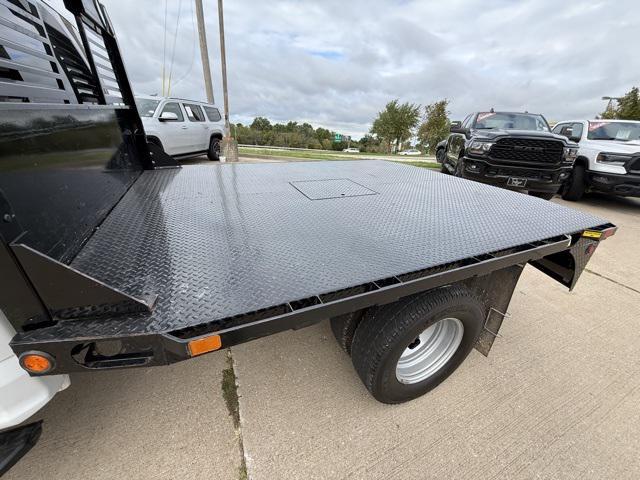 Photo of 2022 Oxford White Ford F-350