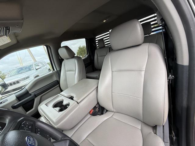 Photo of 2022 Oxford White Ford F-350