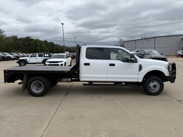 Photo of 2022 Oxford White Ford F-350