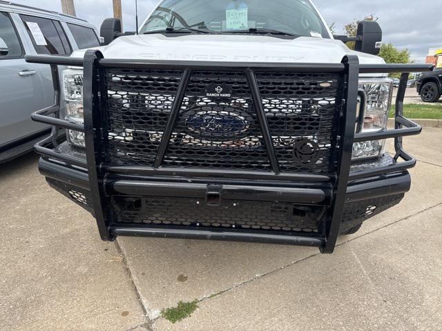 Photo of 2022 Oxford White Ford F-350