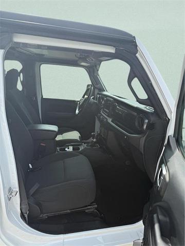 Photo of 2020 Bright White Clearcoat Jeep Wrangler Unlimited