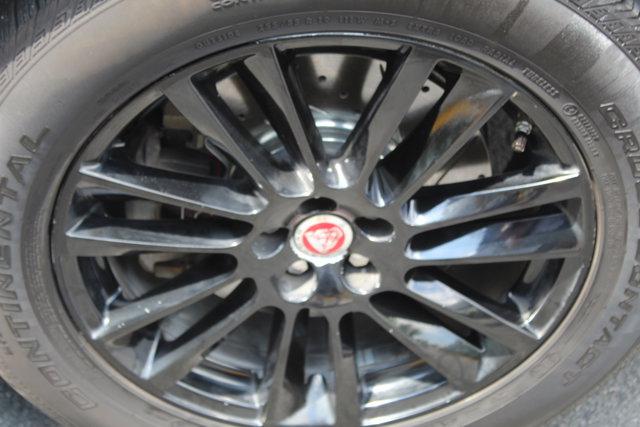 Photo of 2019 Black Jaguar F-PACE