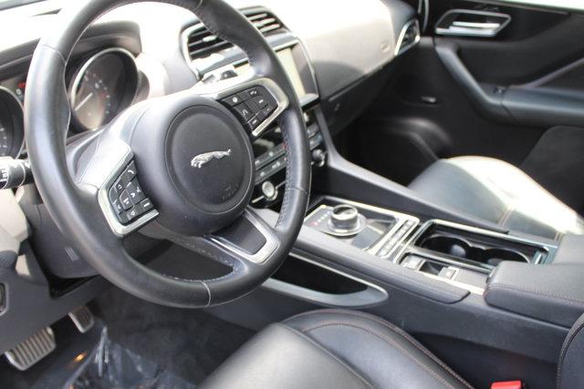 Photo of 2019 Black Jaguar F-PACE
