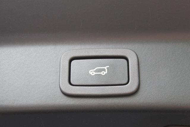 Photo of 2019 Black Jaguar F-PACE