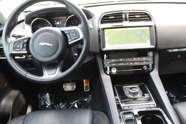 Photo of 2019 Black Jaguar F-PACE