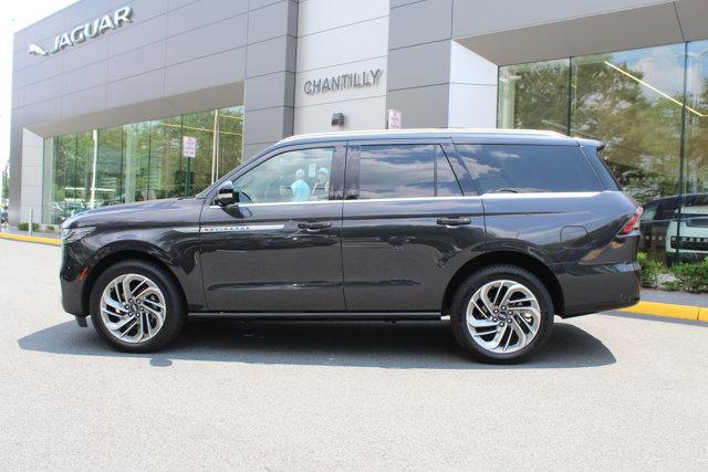 Photo of 2025 Starlight Gray Premium Colorant Lincoln Navigator