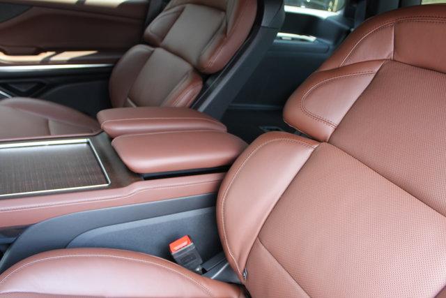 Photo of 2025 Starlight Gray Premium Colorant Lincoln Navigator
