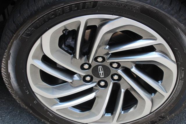 Photo of 2025 Starlight Gray Premium Colorant Lincoln Navigator