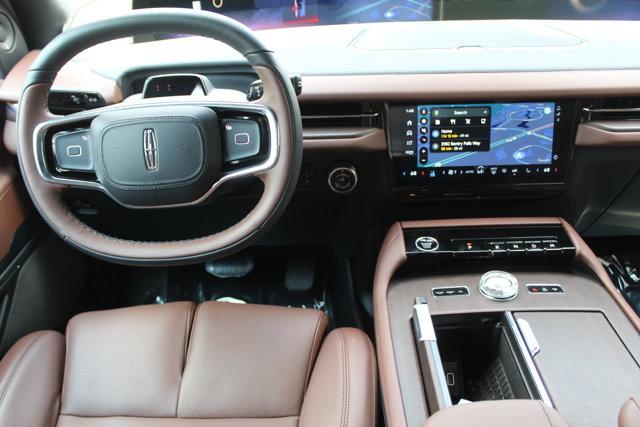 Photo of 2025 Starlight Gray Premium Colorant Lincoln Navigator