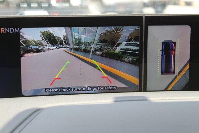 Photo of 2025 Starlight Gray Premium Colorant Lincoln Navigator
