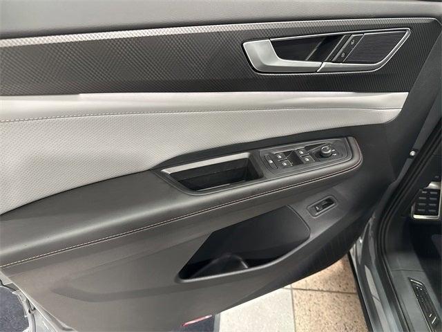 Photo of 2025 Pure Gray Volkswagen Atlas