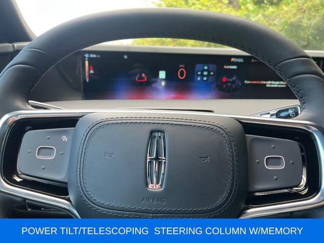 Photo of 2025 Infinite Black Metallic Lincoln Nautilus