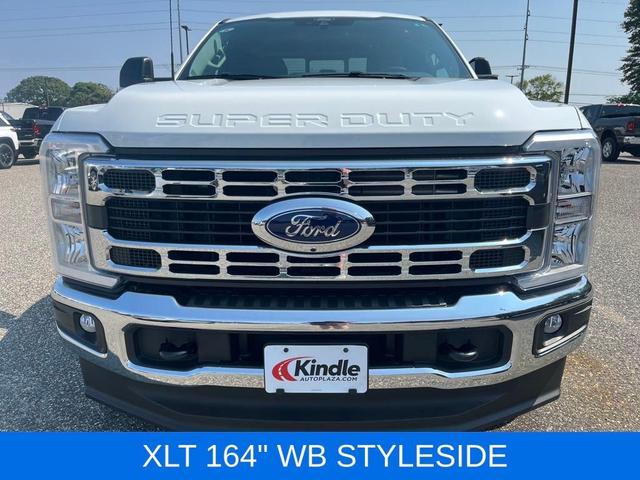 Photo of 2025 Oxford White Ford F-350