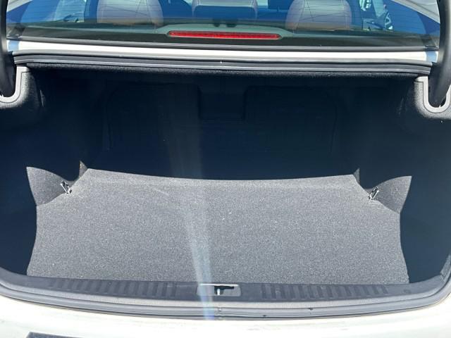 Photo of 2013 WHITE Hyundai Genesis