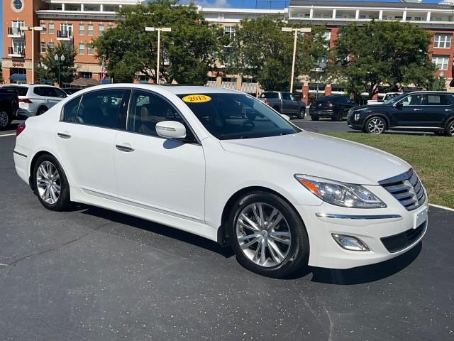 Photo of 2013 WHITE Hyundai Genesis