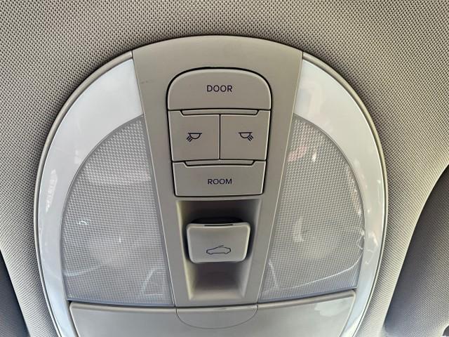 Photo of 2013 WHITE Hyundai Genesis