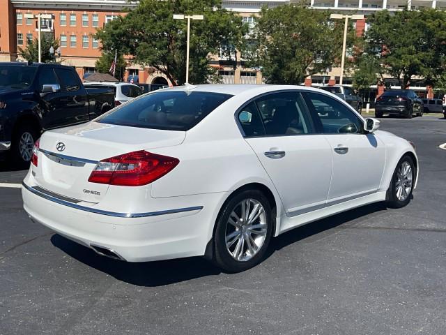 Photo of 2013 WHITE Hyundai Genesis