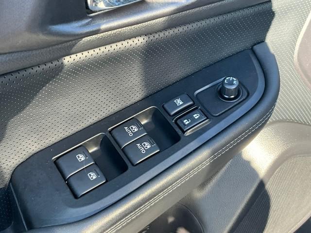 Photo of 2017 BLUE Subaru Outback