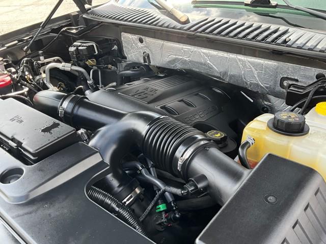 Photo of 2016 Magnetic Metallic Ford Expedition