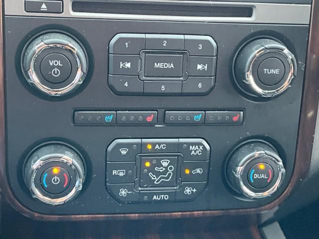 Photo of 2016 Magnetic Metallic Ford Expedition