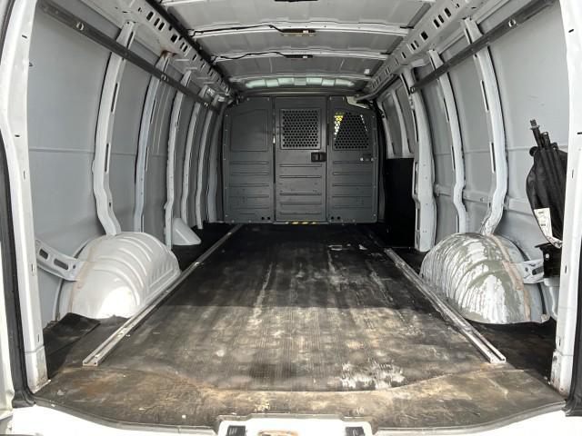Photo of 2020 Summit White Chevrolet Express 3500