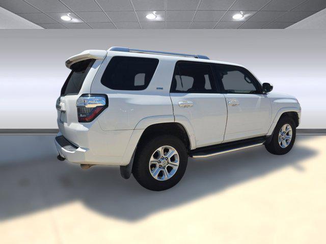 Photo of 2018 Super White Toyota 4Runner
