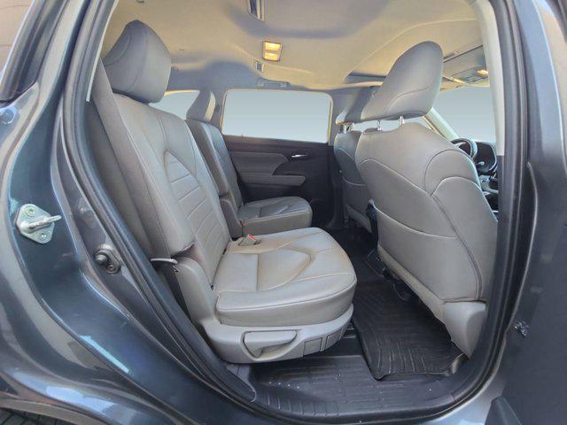 Photo of 2020 Magnetic Gray Metallic Toyota Highlander