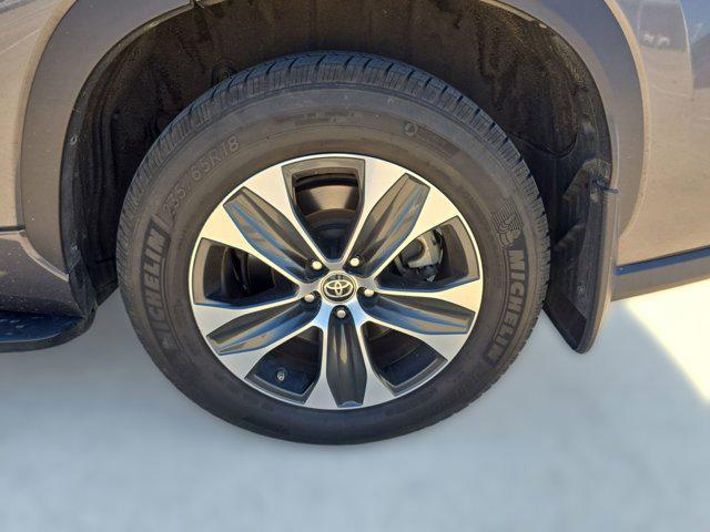 Photo of 2020 Magnetic Gray Metallic Toyota Highlander