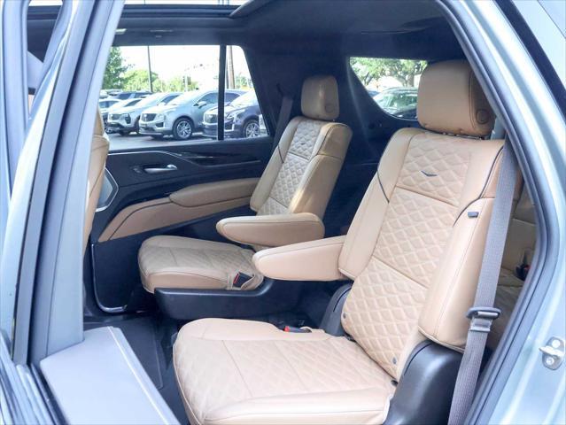 Photo of 2023 Argent Silver Metallic Cadillac Escalade