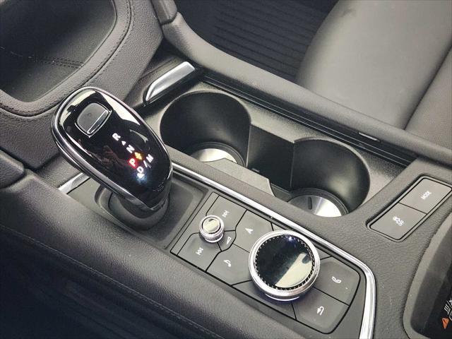 Photo of 2025 Stellar Black Metallic Cadillac XT6