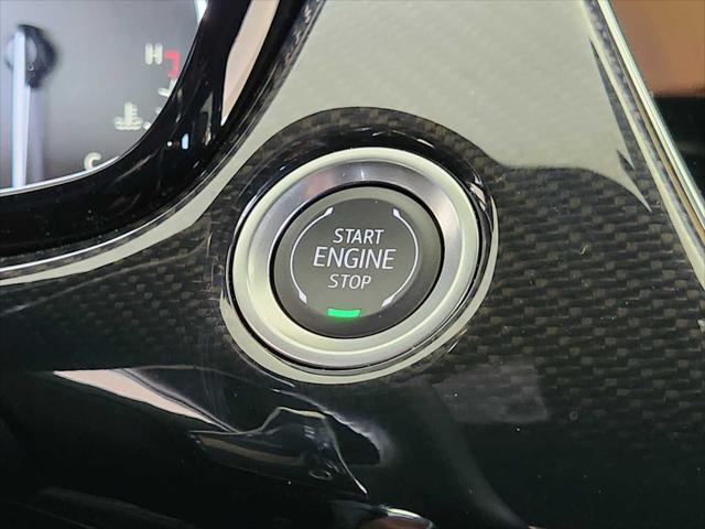 Photo of 2025 Stellar Black Metallic Cadillac XT6