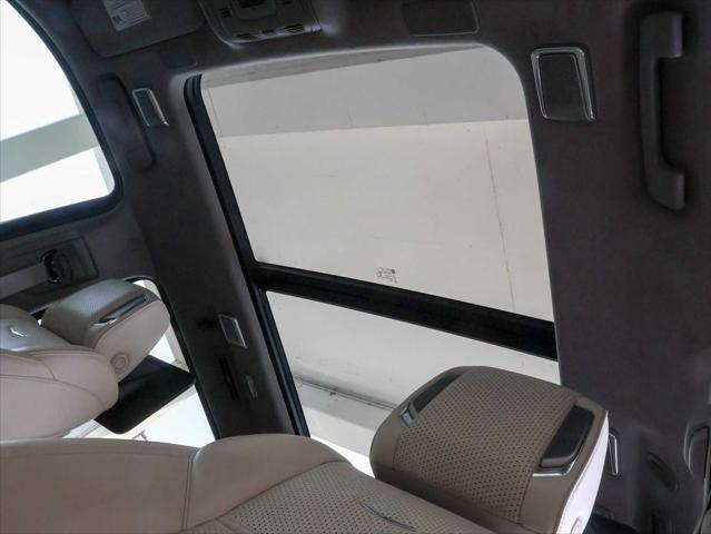 Photo of 2021 Crystal White Tricoat Cadillac Escalade