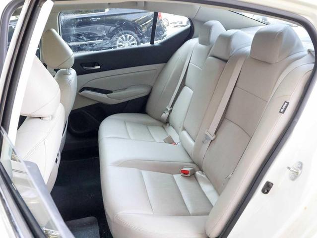 Photo of 2021 Pearl White Tricoat Nissan Altima