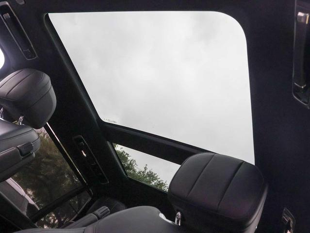Photo of 2023 Fuji White Land Rover Range Rover