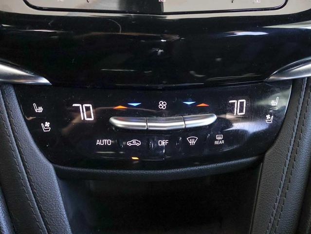 Photo of 2021 Stellar Black Metallic Cadillac XT6