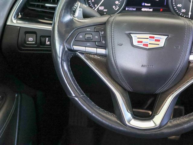 Photo of 2021 Stellar Black Metallic Cadillac XT6