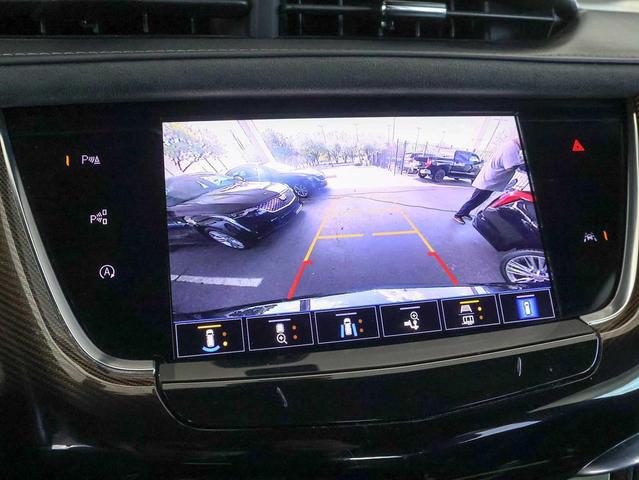 Photo of 2021 Stellar Black Metallic Cadillac XT6