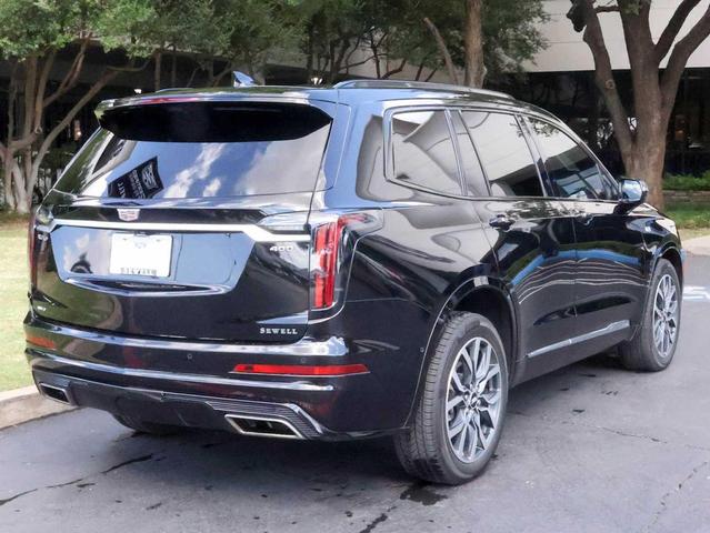 Photo of 2021 Stellar Black Metallic Cadillac XT6