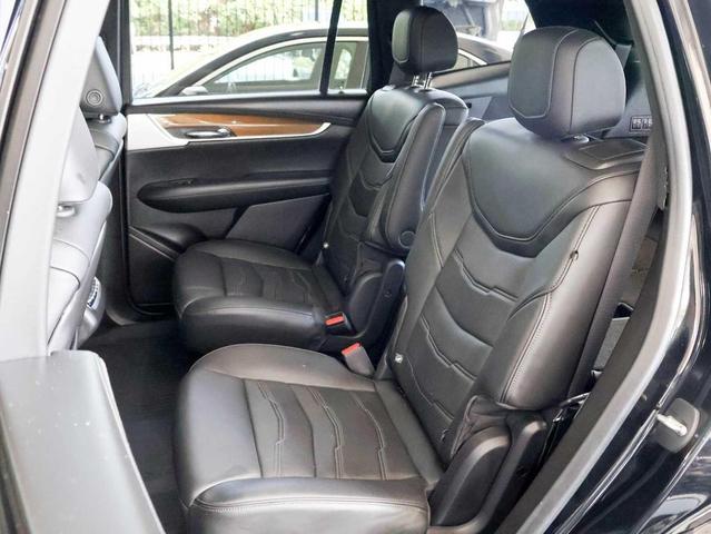 Photo of 2021 Stellar Black Metallic Cadillac XT6