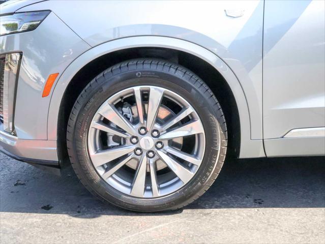 Photo of 2025 Argent Silver Metallic Cadillac XT6