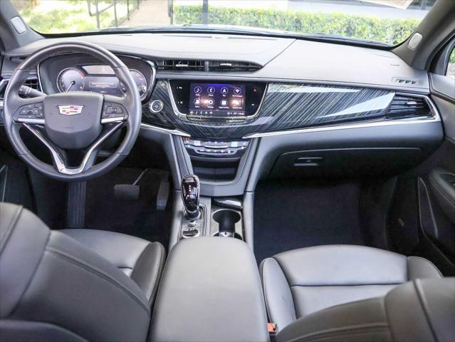 Photo of 2025 Argent Silver Metallic Cadillac XT6