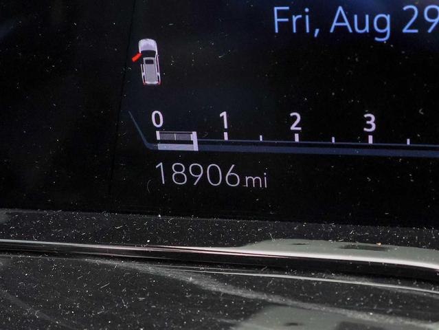 Photo of 2024 Crystal White Tricoat Cadillac Escalade
