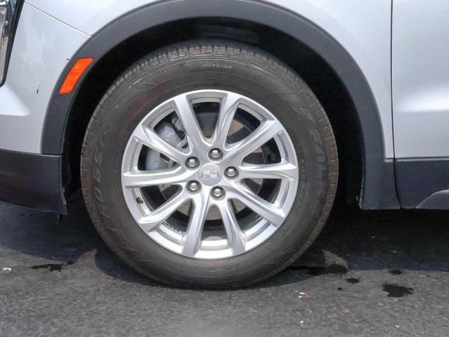 Photo of 2021 Radiant Silver Metallic Cadillac XT4