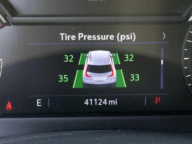Photo of 2021 Radiant Silver Metallic Cadillac XT4