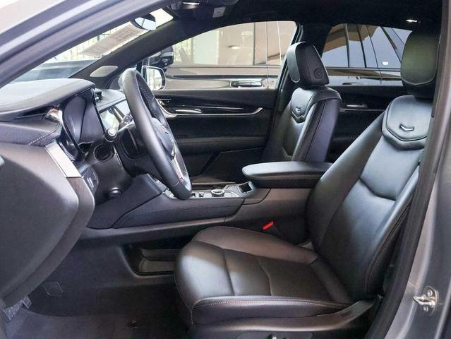 Photo of 2025 Argent Silver Metallic Cadillac XT5