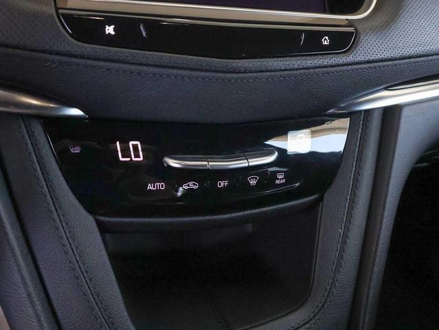 Photo of 2025 Argent Silver Metallic Cadillac XT5
